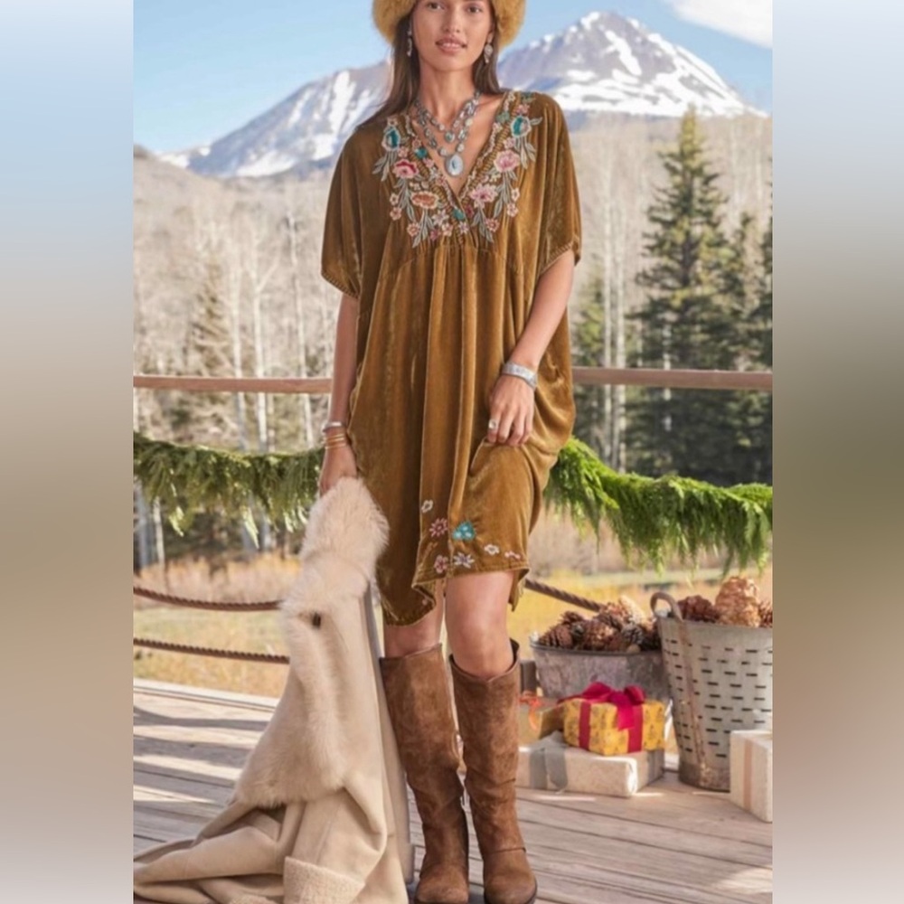 ❌SOLD Johnny Was Serafina Embroidered Velvet Kaftan Tunic Dress